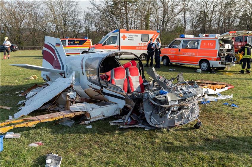 Pilot eines Leichtflugzeugs wird bei Bruchlandung in Mössingen lebensgefährlich verletzt
