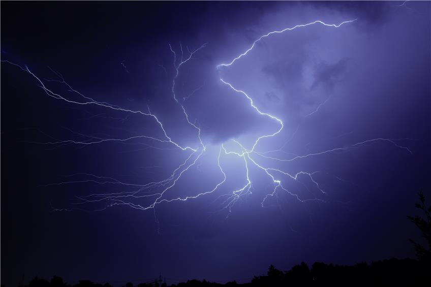 Meteorologen erwarten ab Samstagabend Gewitter mit Starkregen und Sturmböen im Zollernalbkreis
