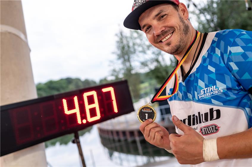 Robert Ebner aus Bickelsberg knackt Weltrekord mit der Säge und ist neuer Deutscher Meister