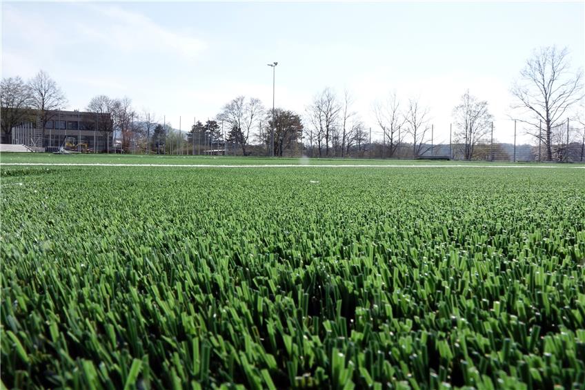 Kunstrasen liegt bereits: Neu gestaltete Sportanlage auf dem Balinger Längenfeld ist ergrünt
