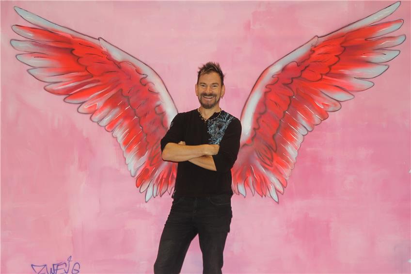 Hobbykünstler-Ausstellung in Schömberg: Wenn Maler Flügel kriegen