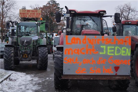 Lautstarker Protest gegen Landwirtschaftspolitik: Bauern im Zollernalbkreis hupen zehn Minuten