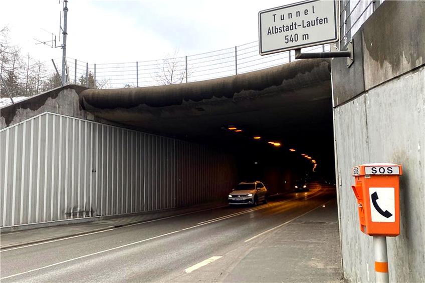 Tunnel bei Albstadt-Laufen wegen technischer Störung gesperrt: So wird aktuell umgeleitet