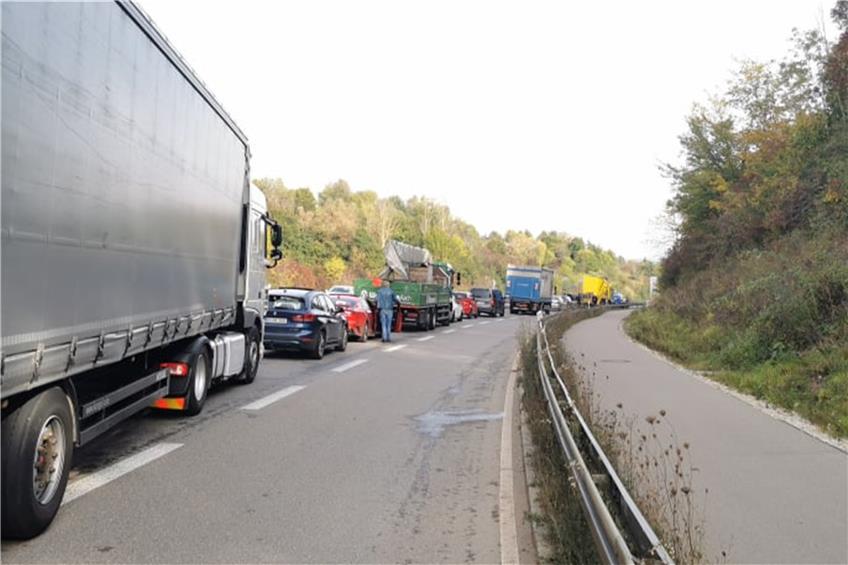 Kreistag: Landrat Günther-Martin Pauli entschuldigt sich für „furchtbares Verkehrschaos“