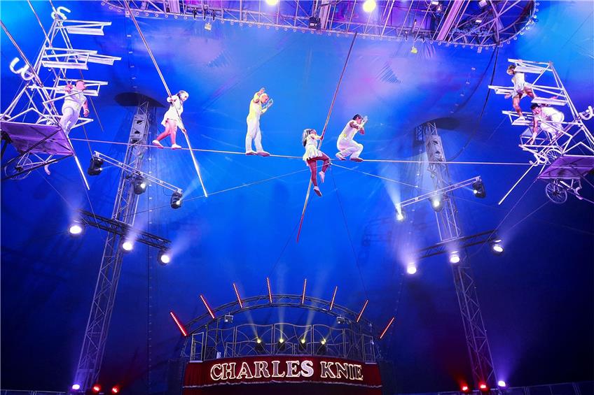 Zirkus Charles Knie begeistert mit völlig neuem Konzept in Balingen