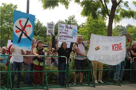 Höcke und Chrupalla kommen: Großes Bündnis demonstriert gegen AfD-Veranstaltung in Rottweil