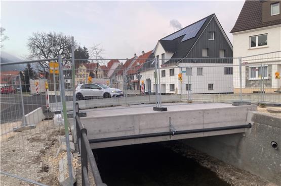 Die Brücke in der Truchtelfinger Degerfeldstraße ist über den Winter befahrbar