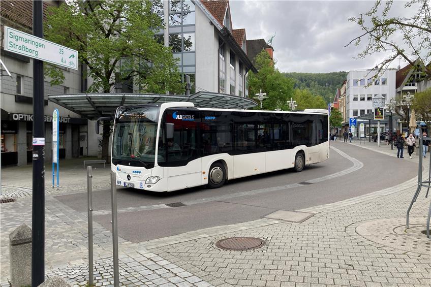Roland Tralmer wünscht sich: „Bushaltestelle am Ebinger Kiesinger-Platz soll aus City raus“