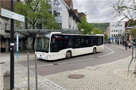 Roland Tralmer wünscht sich: „Bushaltestelle am Ebinger Kiesinger-Platz soll aus City raus“
