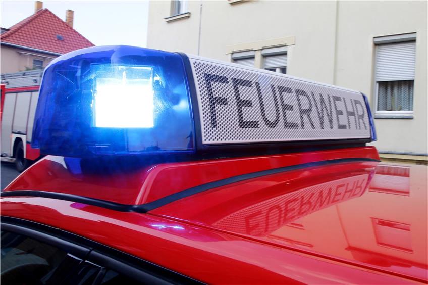 Getreidefeld in Straßberg fängt Feuer und ruft 33 Feuerwehrleute auf den Plan