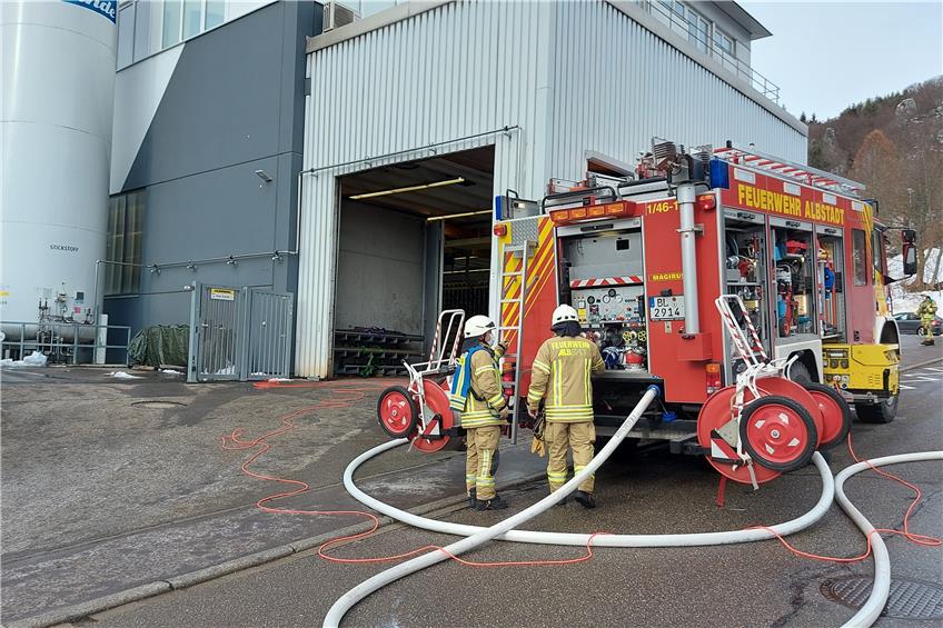 Feuerwehreinsatz bei Ebinger Firma Gühring: Maschinenbrand ist schnell gelöscht