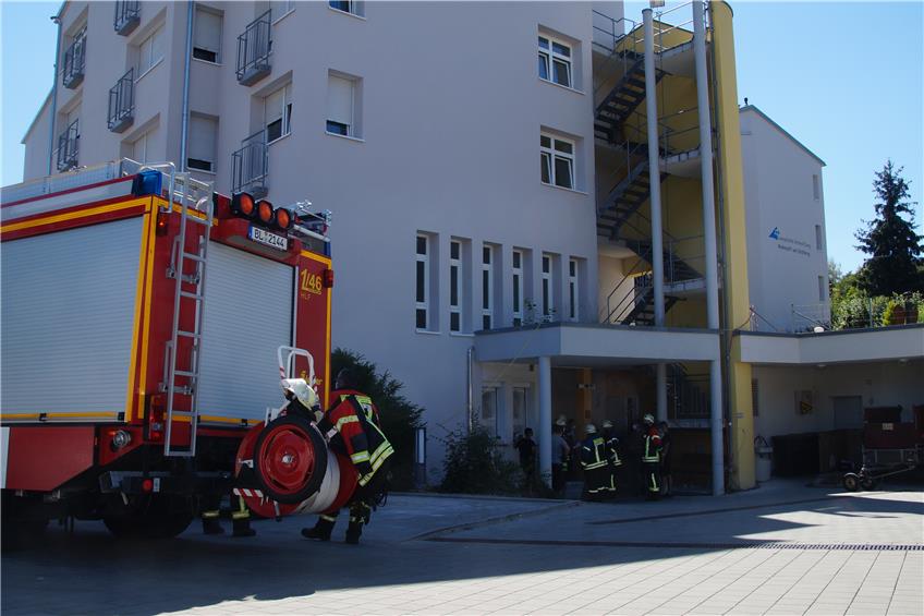 Handwerkerarbeiten lösen Brandalarm aus: Balinger Feuerwehr rückt zu Seniorenheim aus