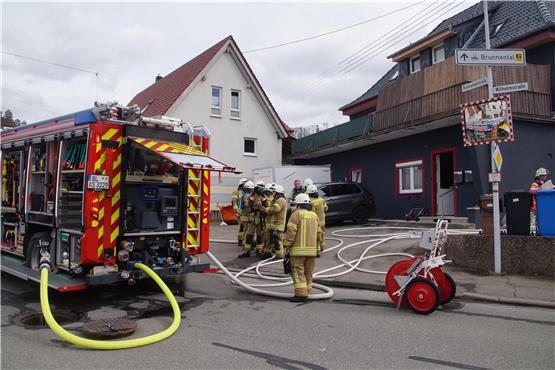 Kellerbrand in Onstmettingen: Zwei Bewohner kommen ins Krankenhaus