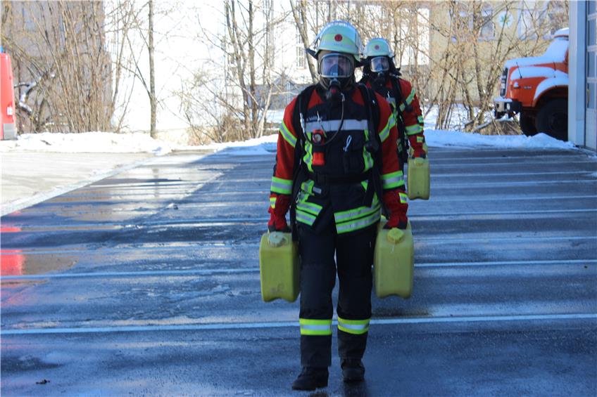 Maskenpflicht und Einbahnstraße: Balinger Feuerwehr absolviert alternativen Belastungstest