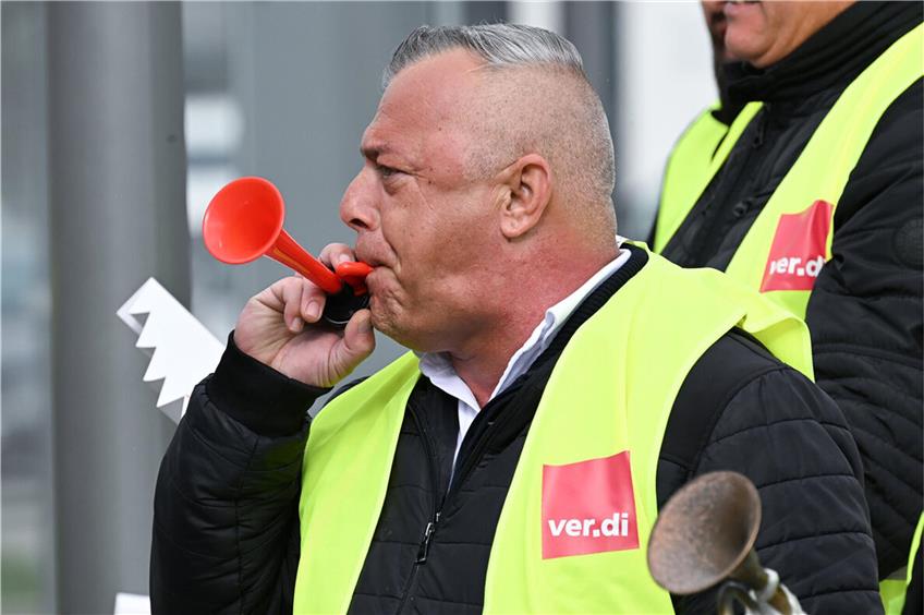 Verdi ruft zu Warnstreik am 4. Mai auf – ÖPNV in Landkreisen Zollernalb und Sigmaringen betroffen