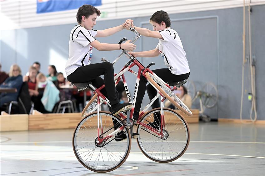 Ausverkaufte Zollernalbhalle: Hallenrad-Junioren kämpfen um die deutsche Meisterschaft