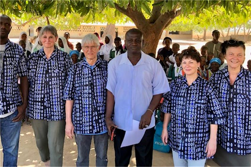 Besuch in Westafrika: Rangendinger Verein „Schools for Gambia“ überreicht Spenden vor Ort