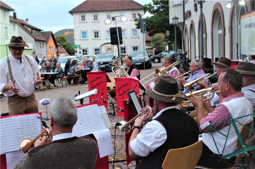 Hilfe für Flutopfer: Musiker sammeln bei Benefizkonzert in Schömberg mehr als 6000 Euro