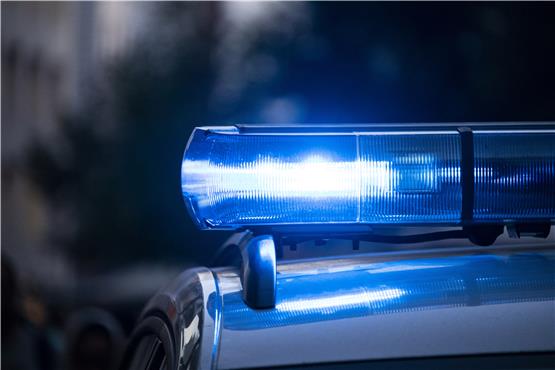 Falschfahrer am Donnerstag auf B 27 unterwegs: Polizei sucht silbernen Mercedes