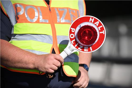 Anreise zum „Elements“: Polizei führt rund um Dotternhausen Verkehrskontrollen durch