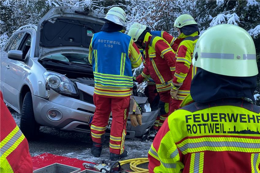 Unfall zwischen Feckenhausen und dem Eckerwald: Ein Mann wird schwer verletzt