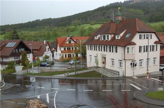 Neuer Dorfplatz in Ratshausen: Gemeinde hält 43.000 Euro zurück