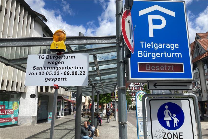 Bürgerturm-Tiefgarage in Ebingen: Löcher in der Fahrbahnbeschichtung zwingen zum Handeln