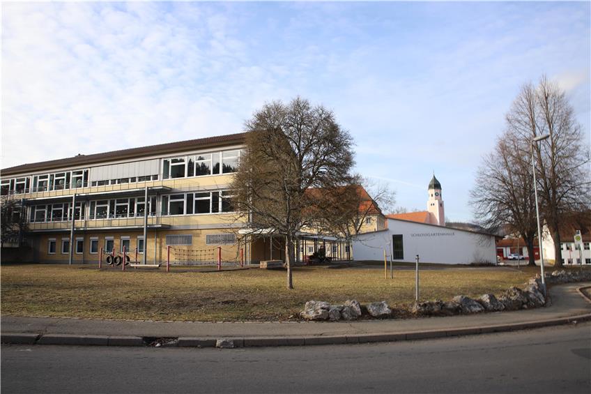 Lüften während der Pandemie wird teuer: Fenster in Straßberger Grundschule nehmen Schaden