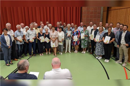 40 Jahre TC Schörzingen: Verein feiert seine Erfolgsgeschichte und ehrt treue Mitglieder