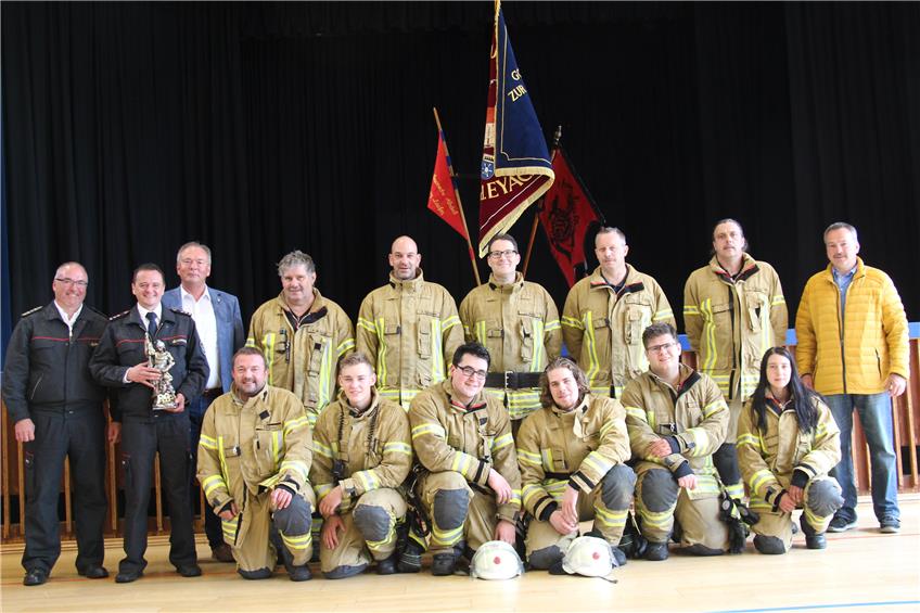 Übung zum historischen Anlass: Feuerwehrleute aus Laufen retten zum Jubiläum Schulkinder