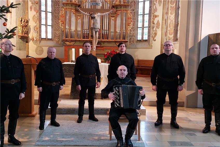 Männerchor singt wie mit einer Stimme: Maxim Kowalews Don Kosaken gastieren in Ostdorf