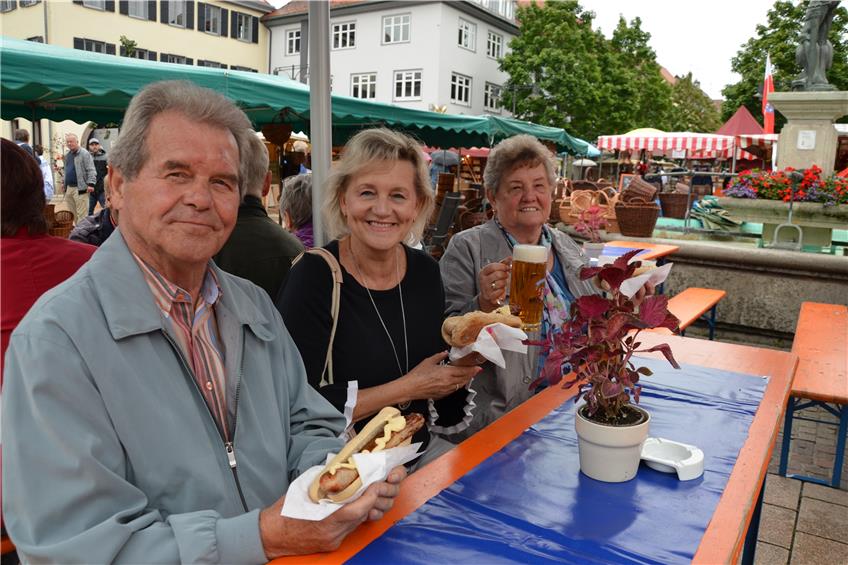 Bratwurst und Gemütlichkeit: Der Thüringer Markt in der Balinger Fußgängerzone hat geöffnet
