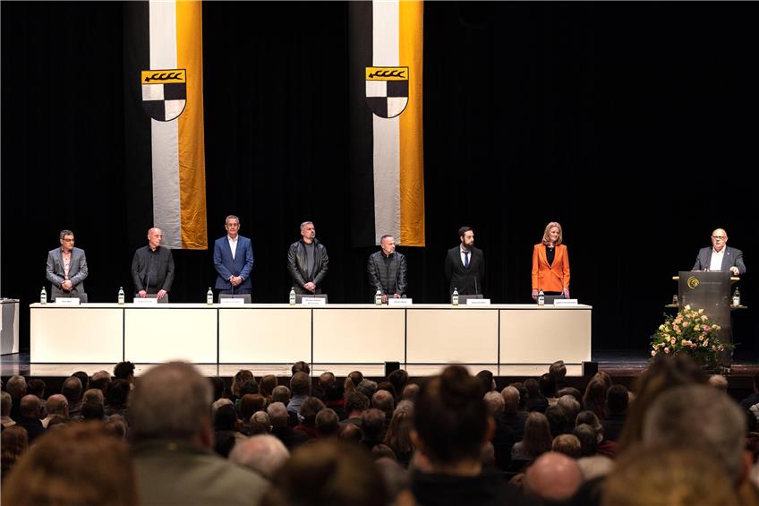 Ein Abend, der Gesprächsstoff liefert: Die 7 Balinger OB-Kandidaten reden vor 1000 Zuhörern