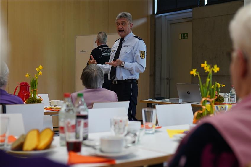 Ohne Furcht im Alter: Balinger Polizeihauptkommissar Dieter König gibt Tipps gegen Trickbetrug