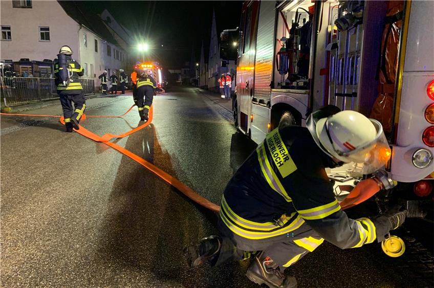 Verteilerkasten in Bad Imnau brennt – Ortschaftsratssitzung wird unterbrochen