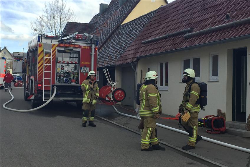 Bei einem Kellerbrand in Ebingen wurde auch der Balkon in Mitleidenschaft gezogen