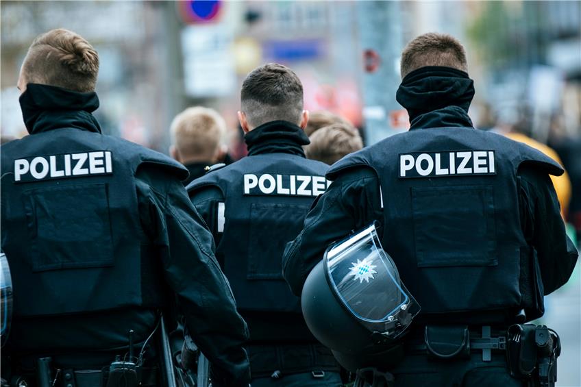 Streit eskaliert in Albstädter Wohnung: Polizist bei Auseinandersetzung angegriffen