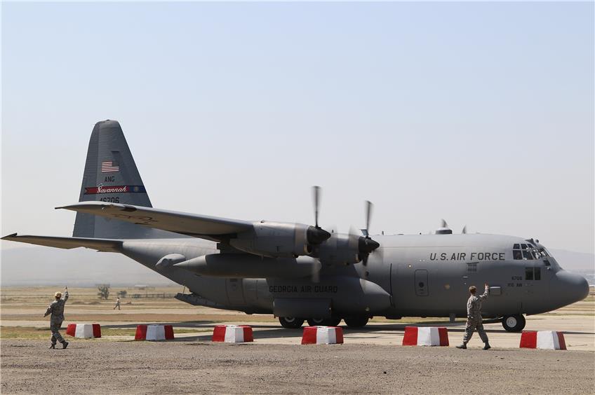 US-Militär fliegt mit Transportflugzeug zur Übung mehrfach über Balingen und Hechingen