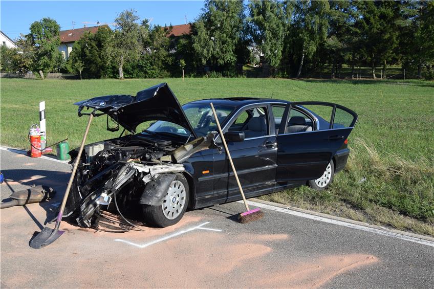 Zwei Schwerverletzte bei Unfall zwischen Rosenfeld und Brittheim