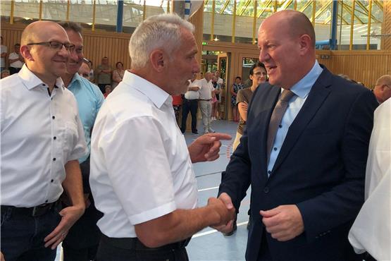 Mit 80 Prozent der Stimmen: Oliver Schmid bleibt Bürgermeister in Geislingen