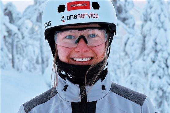 Verfrühte Rückreise: Wie Skikunstspringerin Emma Weiß die Weltcup-Absage in Russland erlebte
