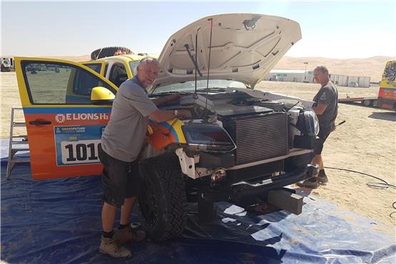 Das erste reine E-Auto in der Geschichte der Rallye Dakar fährt mit Rosenfelder Knowhow