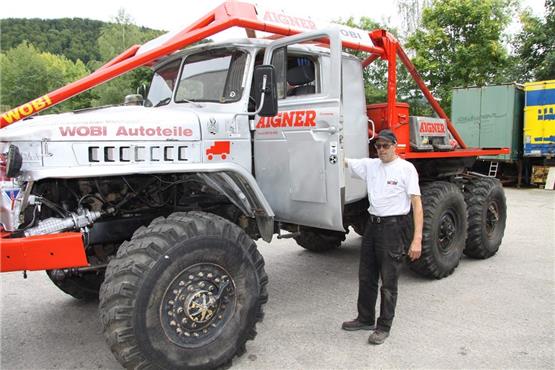 Tailfinger Wolfgang Bitzer startet beim Truck-Trial