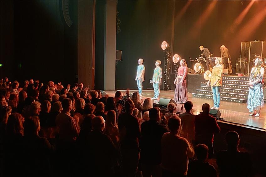 Beeindruckende Show in der Balinger Stadthalle: Reise durch ein musikalisches Parallel-Universum
