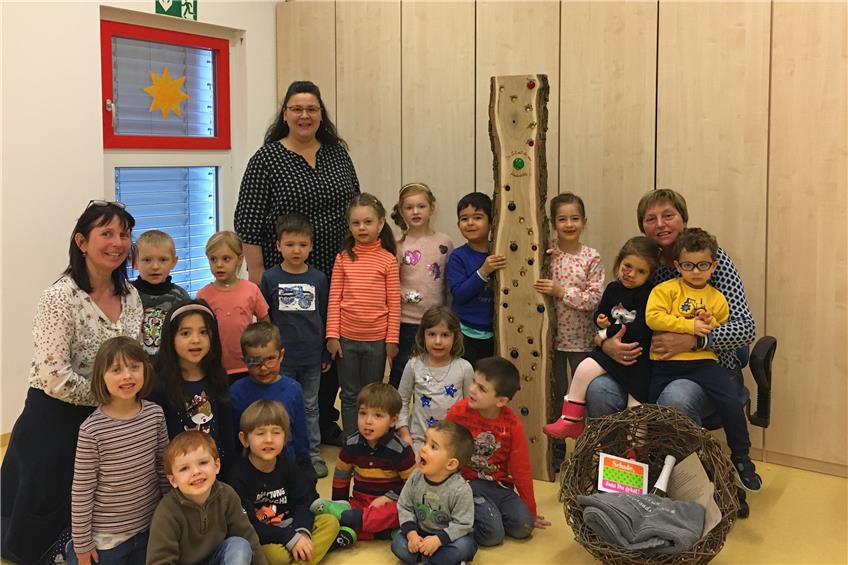 Kindergarten-Ära in Heiligenzimmern endet: Den Wecker kann Gudrun Bisinger nun verschenken
