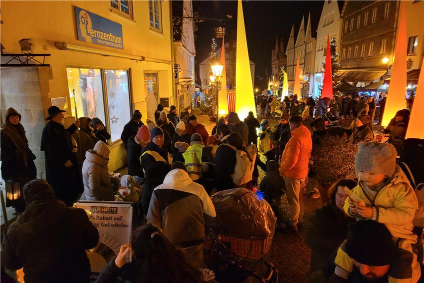 Hechinger „Lichterglanz“ lockt trotz eisiger Kälte viele Besucher in die Zollernstadt