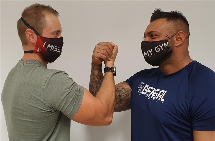 Bunte Masken in grauen Zeiten: Albstädter Fitness-Shop erweitert seine Produktpalette