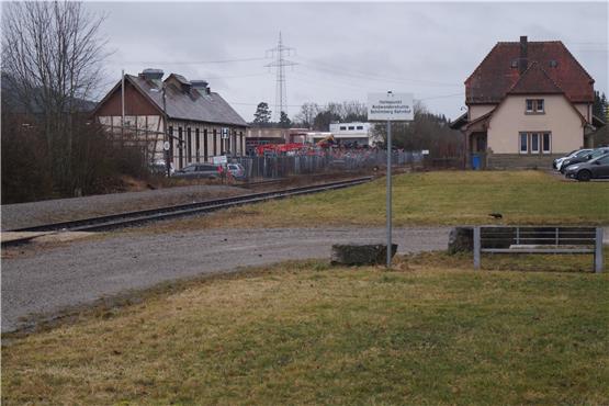 SWEG kommt Stadt entgegen: Pläne für Schömberger Bahnhofsareal sind plötzlich wieder aktuell