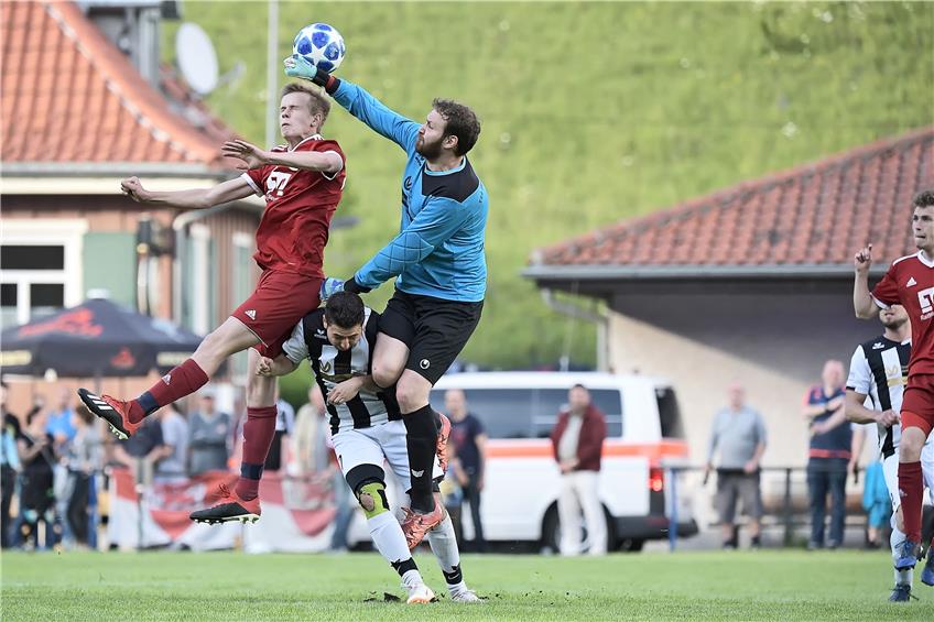 Binsdorf im Elfmeterschießen erneut erfolglos: Margrethausen gewinnt Relegationsspiel