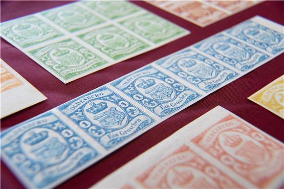Wertvolle Briefmarken aus Bitzer Getränkemarkt gestohlen – Beschuldigte bleiben in Haft